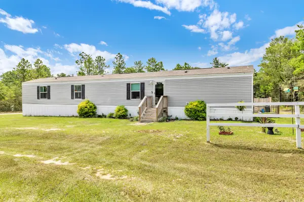 12 Candy Lane, DeFuniak Springs, FL 32433