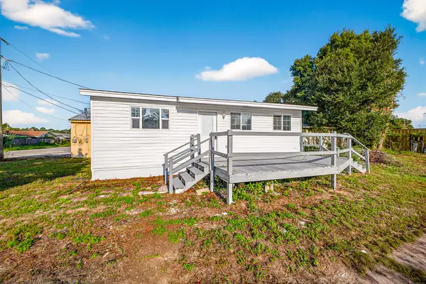 393 NW Lowery Drive, Fort Walton Beach, FL 32547