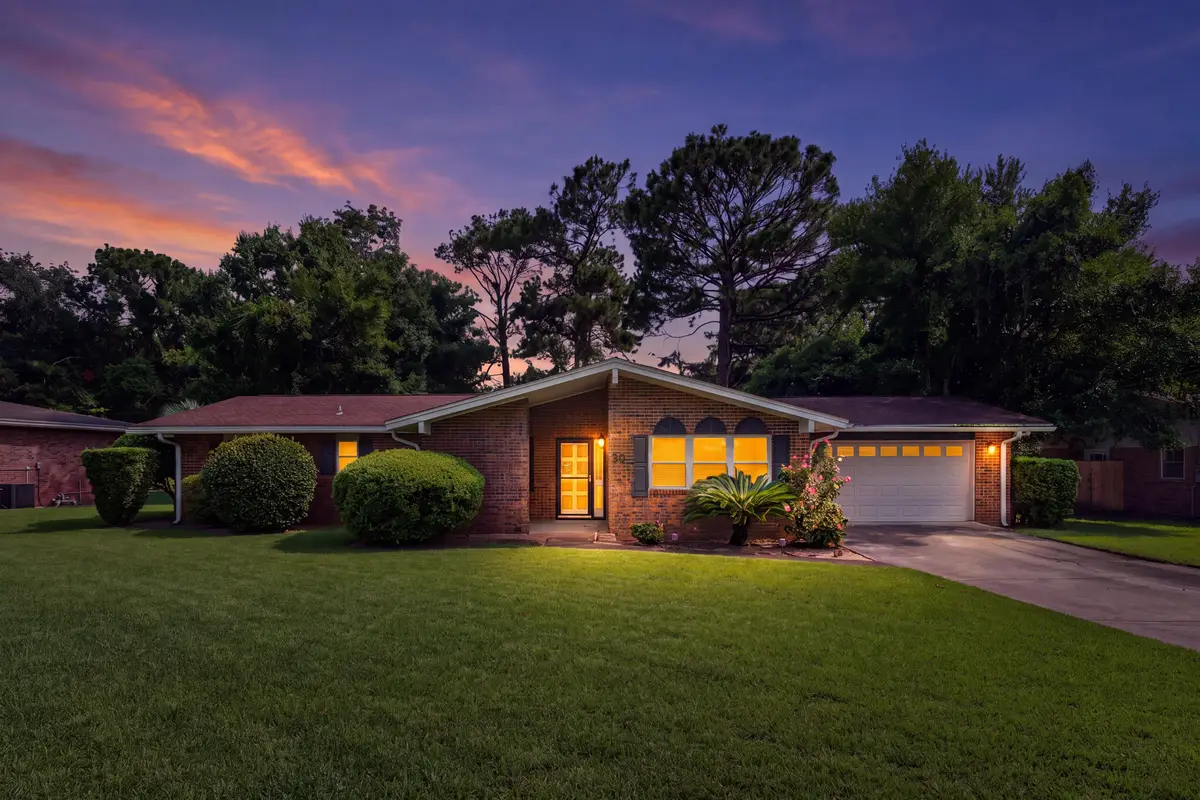 30 Walnut Avenue, Shalimar, FL 32579 - #1