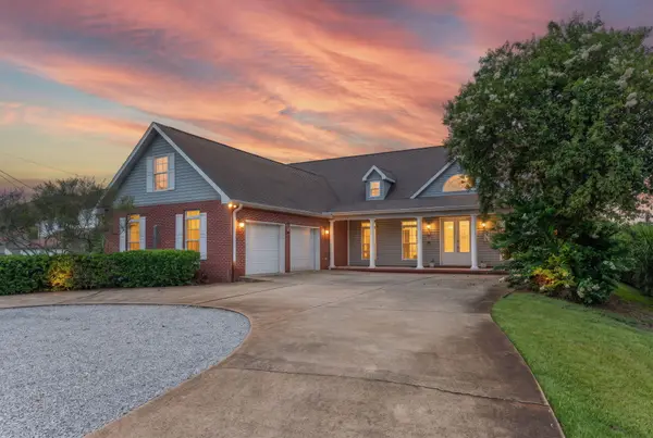553 Cove Drive, Fort Walton Beach, FL 32547
