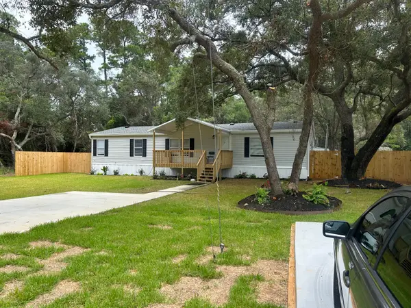 5658 Charter Circle, Gulf Breeze, FL 32563
