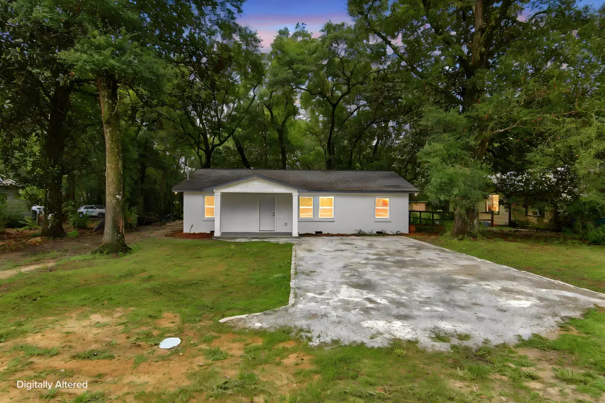 101 W Live Oak Avenue, Defuniak Springs, FL 32435 - #1