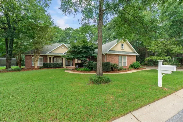 5808 S Mosley Lane, Crestview, FL 32539