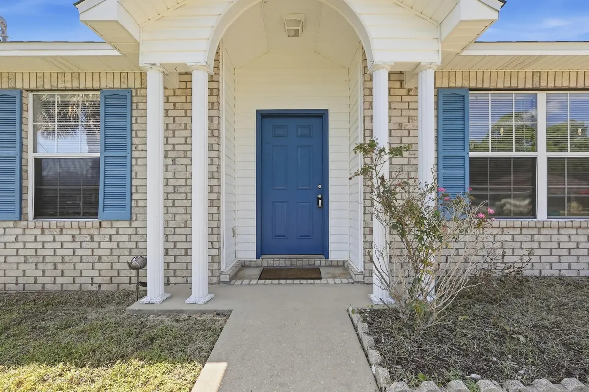 83 Stowe Road, Mary Esther, FL 32569 - #1