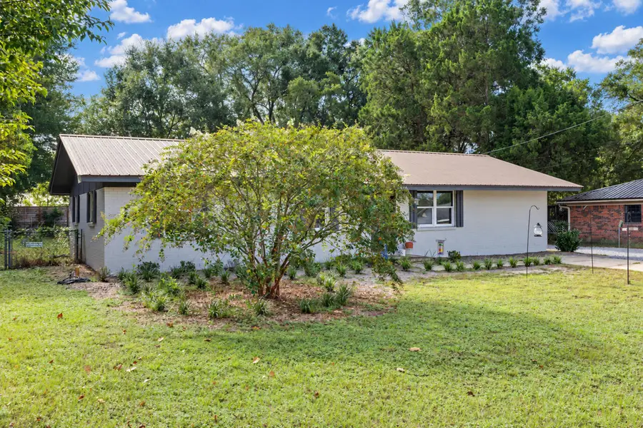 948 Lakeview Drive, Defuniak Springs, FL 32433 - #2