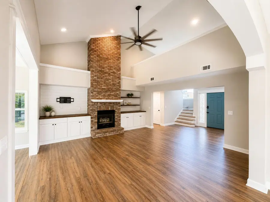 246 Hillside Drive, Niceville, FL 32578 - #2