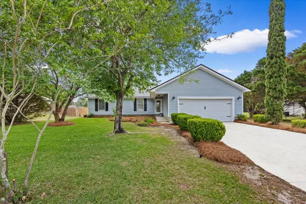 1938 Iris Lane, Navarre, FL 32566
