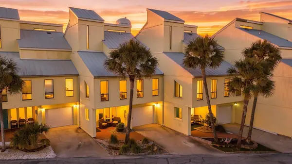 8520 Gulf Boulevard # UT-3, Navarre, FL 32566