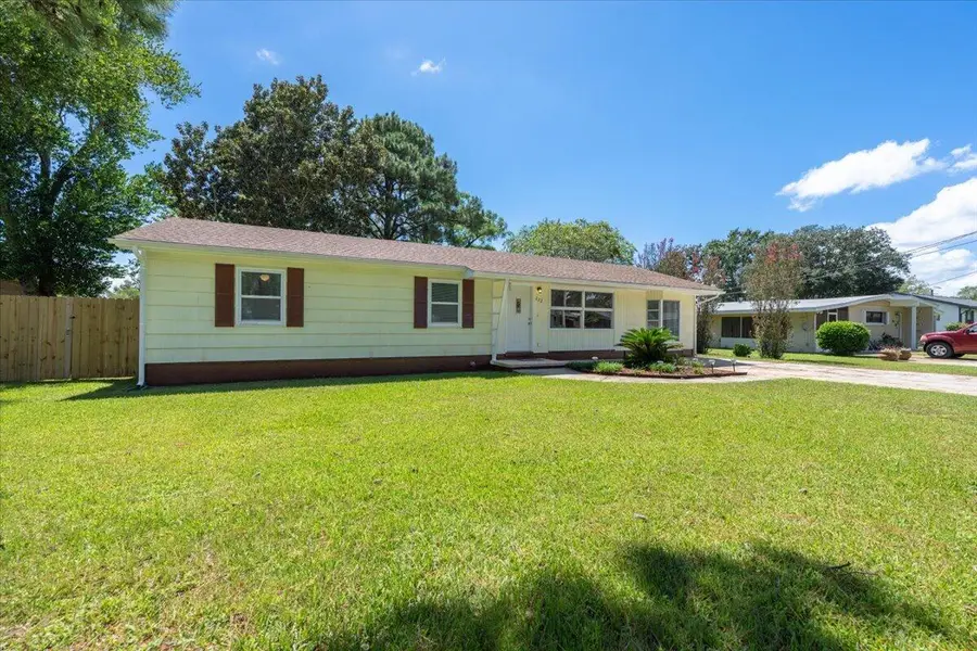 222 NW Moriarty Street, Fort Walton Beach, FL 32548 - #2