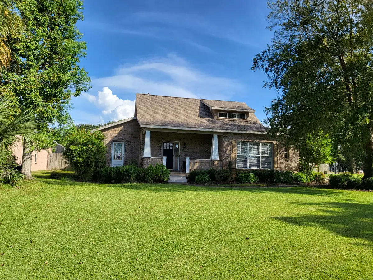 16 Shalimar Drive, Shalimar, FL 32579 - #1