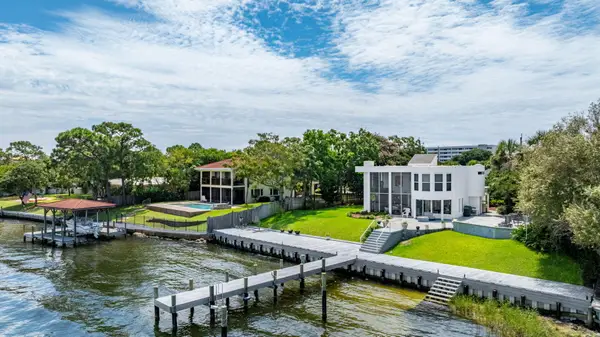 521 Dorado Avenue, Fort Walton Beach, FL 32548
