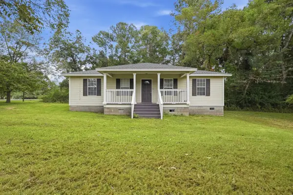 3894 Sunnyside Avenue, Laurel Hill, FL 32567