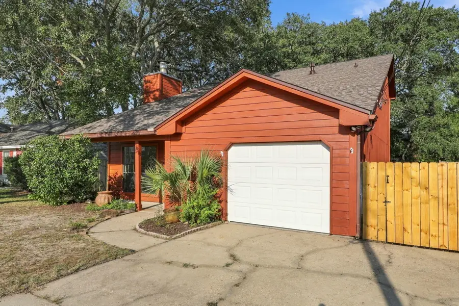 636 Fir Avenue, Niceville, FL 32578 - #2