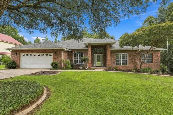 521 Shoal River Drive, Crestview, FL 32539
