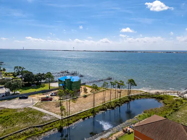 2035 Palmetto Lake Drive, Navarre, FL 32566