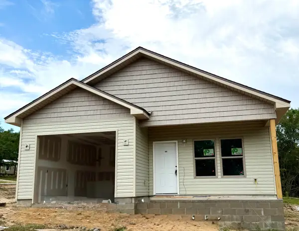 286 Larkspur East Avenue, DeFuniak Springs, FL 32433