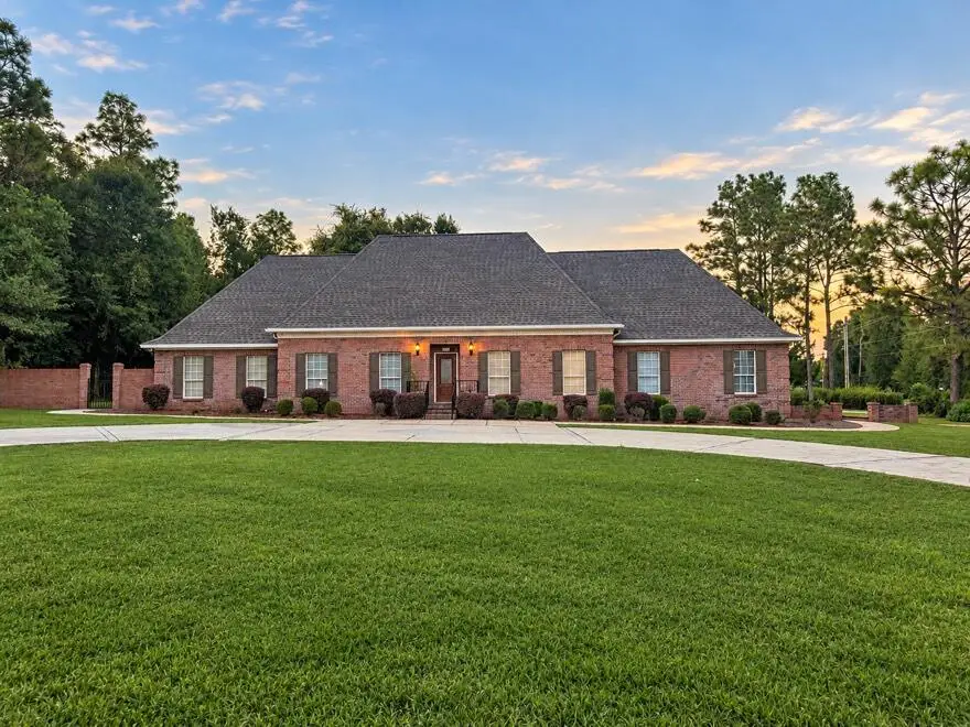102 Lindley Road, Crestview, FL 32536 - #1