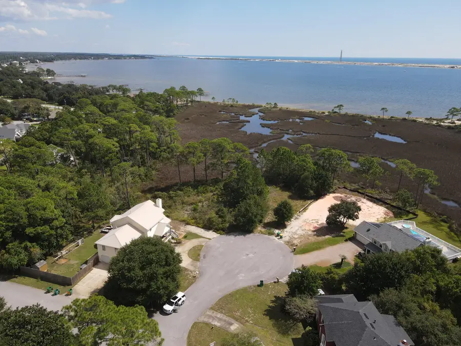 413 Emerald Court, Mary Esther, FL 32569 - #2