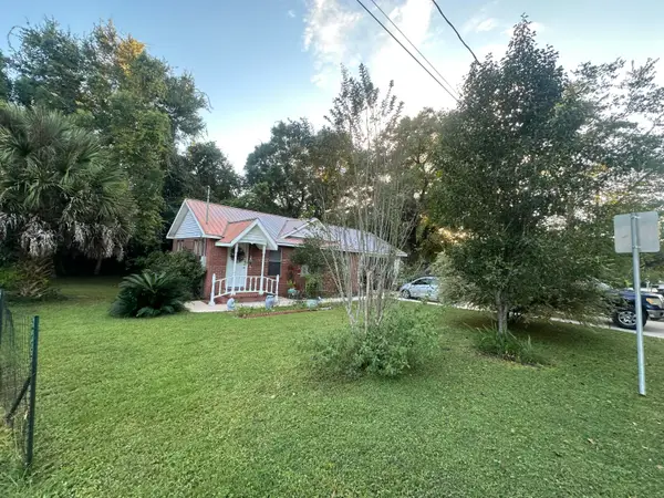 52 E Orange Avenue, DeFuniak Springs, FL 32435