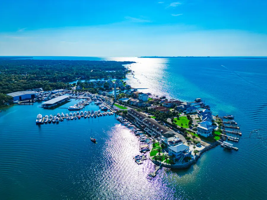 202 Snug Harbour Drive #202, Shalimar, FL 32579 - #2