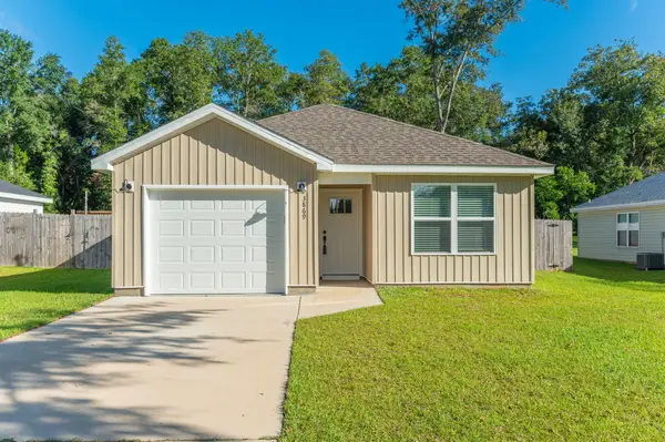 3869 Second Avenue, Laurel Hill, FL 32567