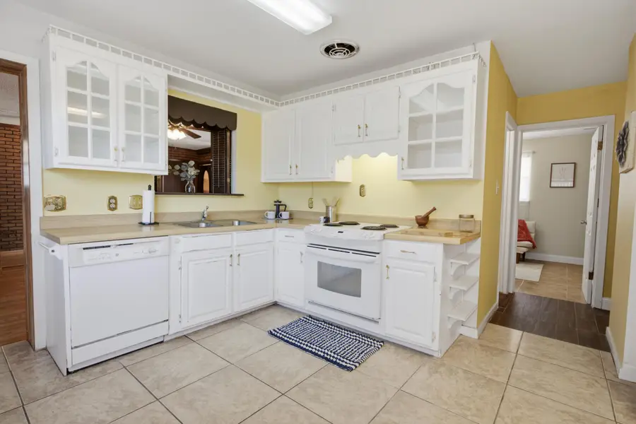 104 SW Cedar Avenue, Fort Walton Beach, FL 32548 - #2