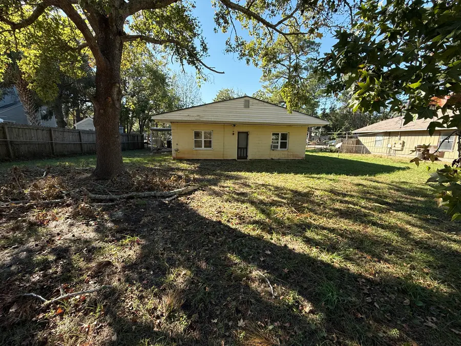 27 SE Park Circle, Fort Walton Beach, FL 32548 - #3