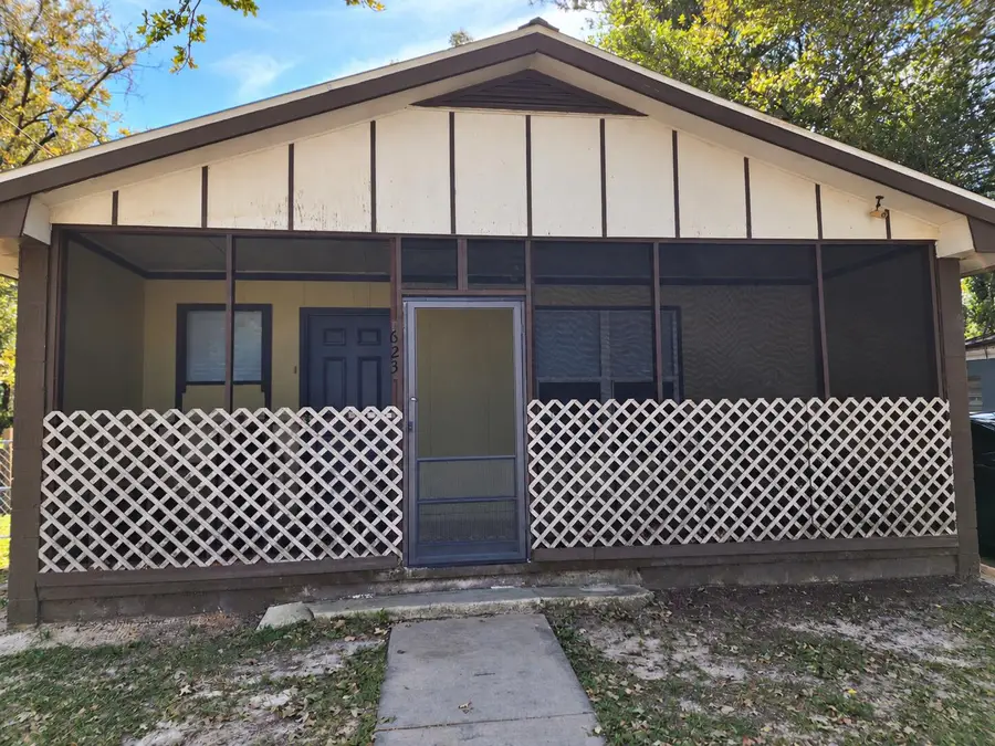 623 W Griffith Avenue, Crestview, FL 32536 - #3