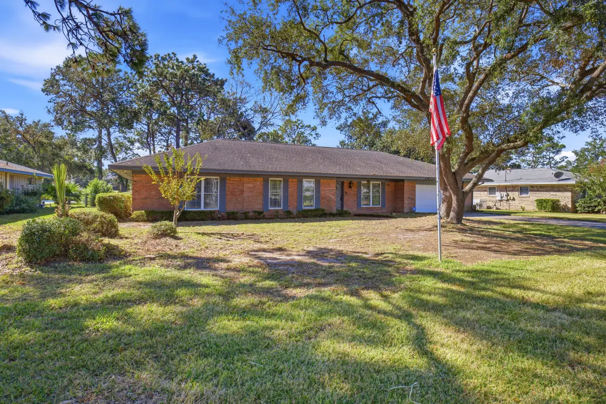 86 Country Club Road, Shalimar, FL 32579 - #1