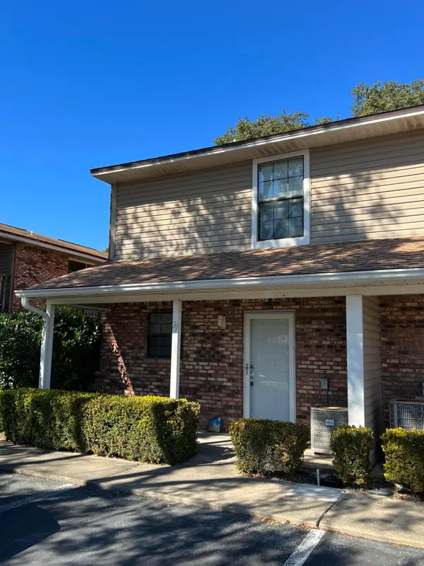 225 Carmel Drive #27, Fort Walton Beach, FL 32547