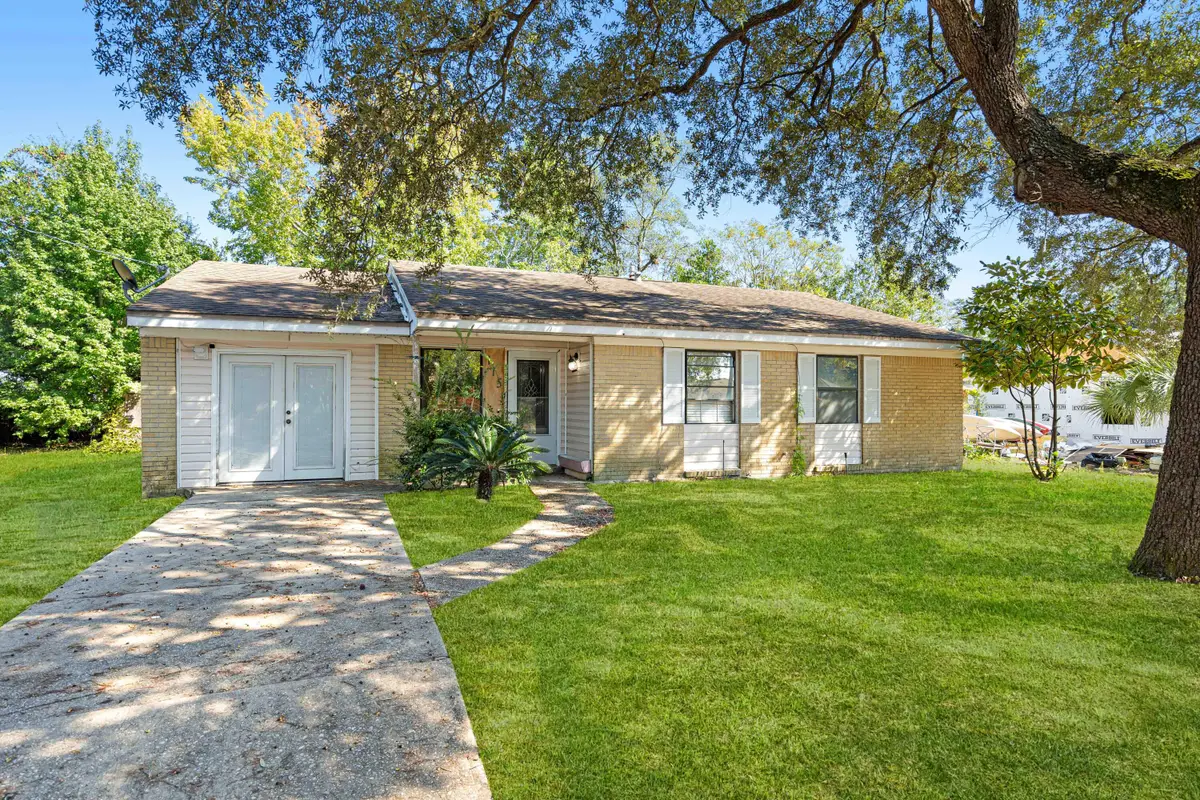 115 NW Benarr Avenue, Fort Walton Beach, FL 32548 - Image #1