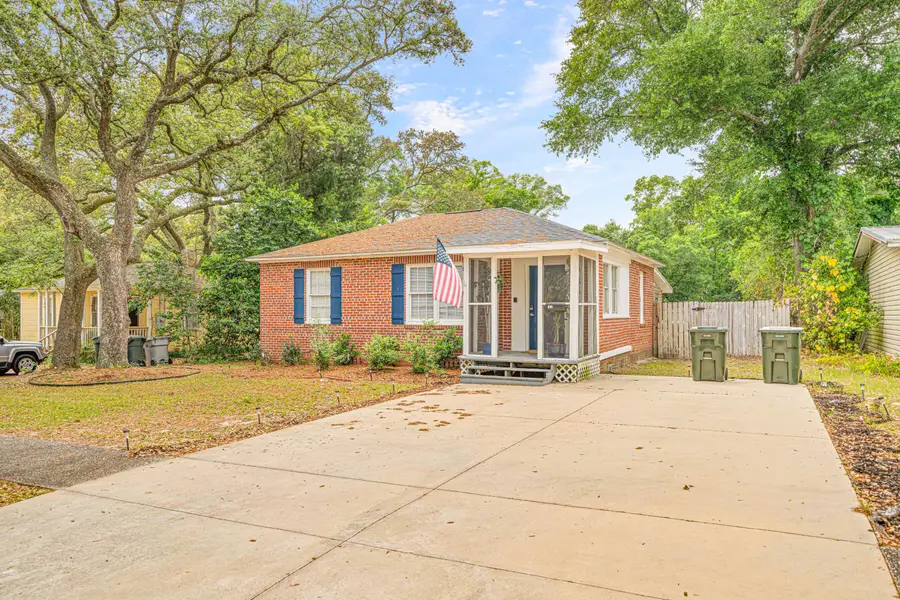 619 W Sunset Avenue, Pensacola, FL 32507 - #2