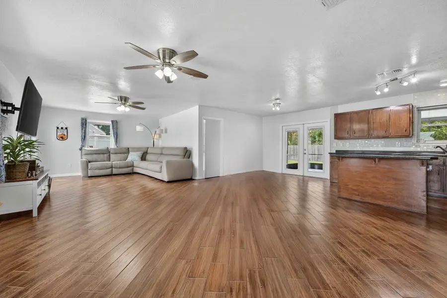 8152 Imperial Drive, Pensacola, FL 32506 - Image #2