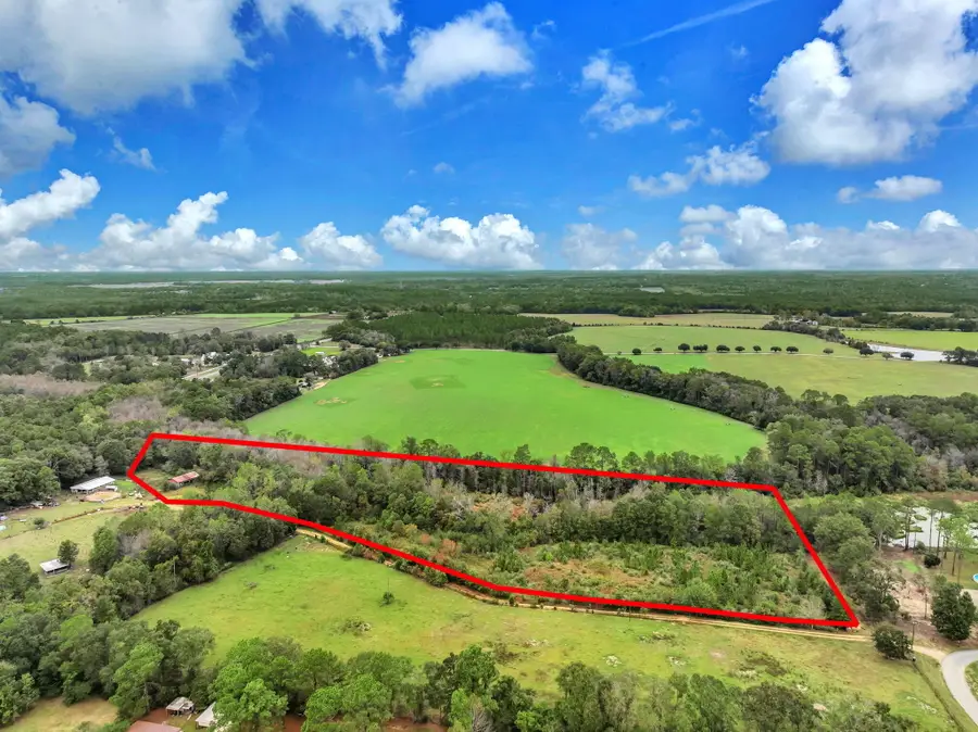 685 Pinewood Drive, Defuniak Springs, FL 32433 - Image #2