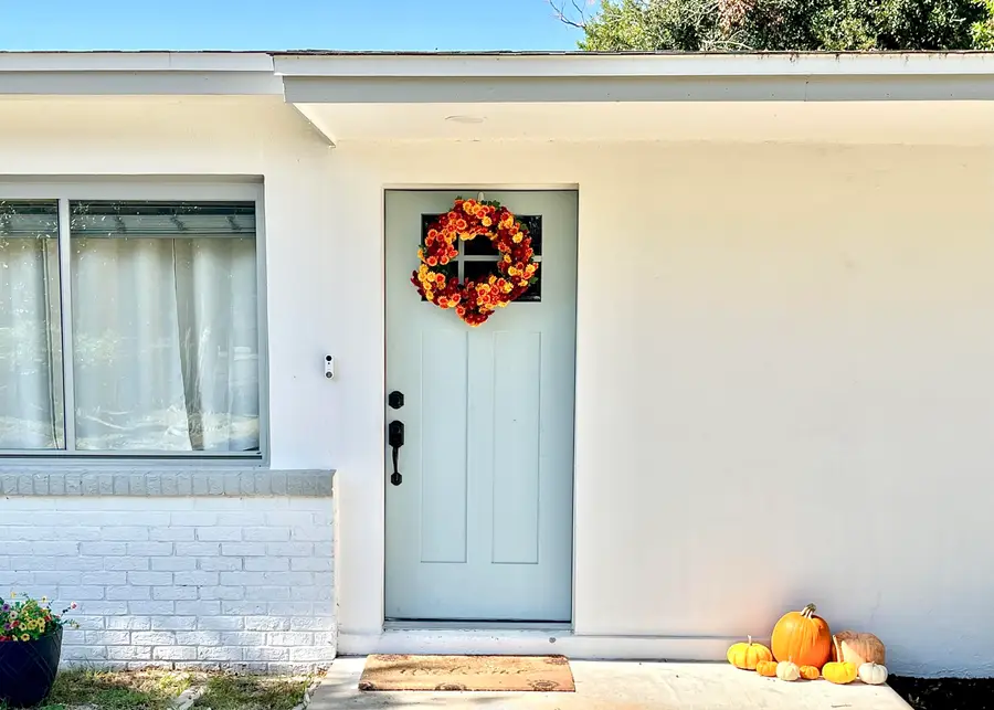 415 Avon Lane, Mary Esther, FL 32569 - Image #2