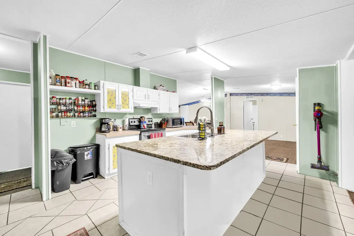 2236 Old Jolly Bay Road, Freeport, FL 32439 - Image #1