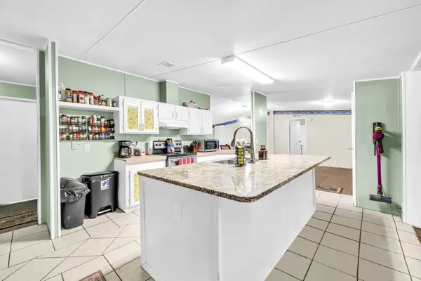 2236 Old Jolly Bay Road, Freeport, FL 32439