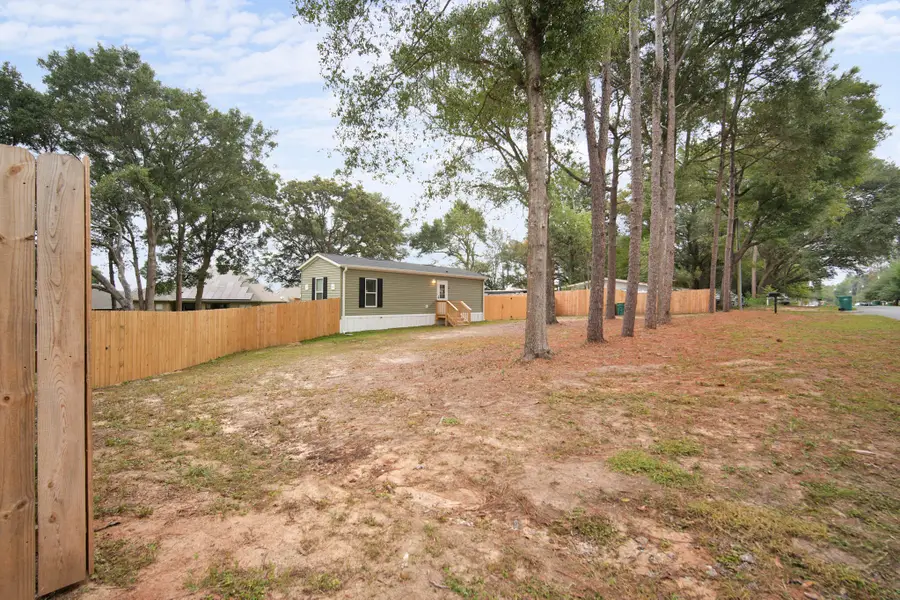 2303 Lewis St Street, Crestview, FL 32536 - Image #3