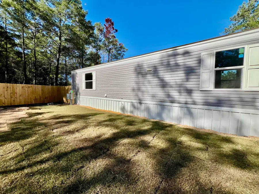 600 W Violet Lane, Defuniak Springs, FL 32433 - Image #2