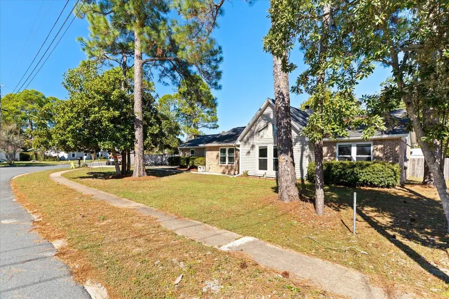 206 Seville Circle, Mary Esther, FL 32569 - Image #3