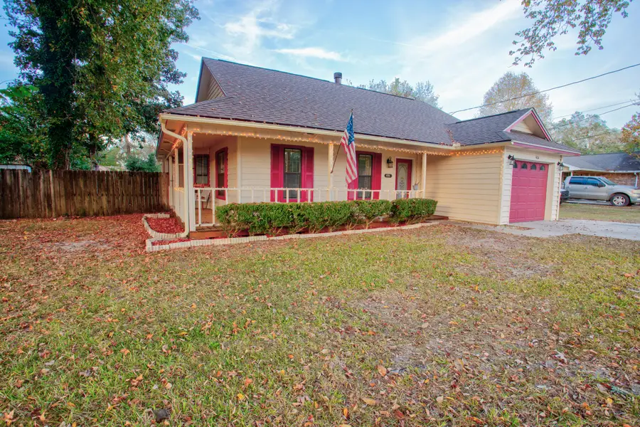 404 Ashley Drive, Crestview, FL 32536 - Image #2