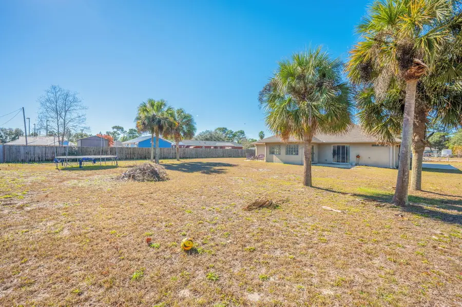 2524 Lincoln Road, Navarre, FL 32566 - #2