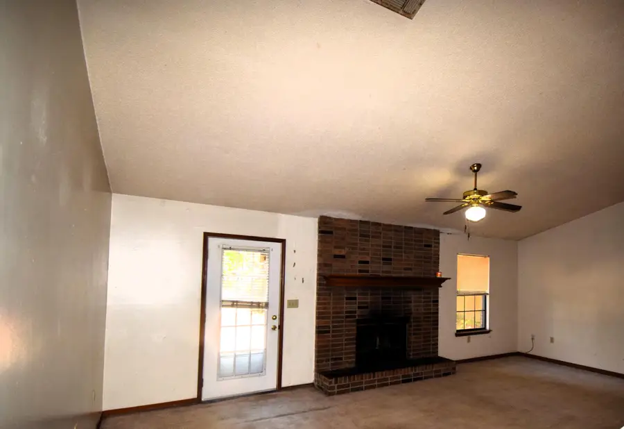 204 Southview Drive, Crestview, FL 32536 - Image #3