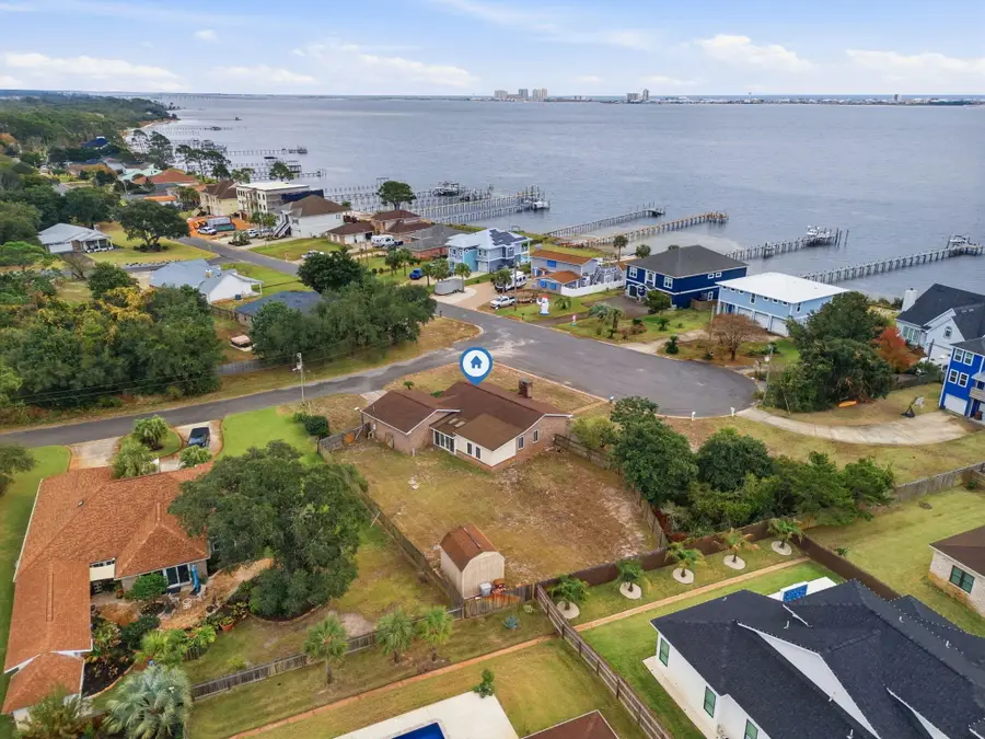 7506 N Shores Drive, Navarre, FL 32566 - Image #2