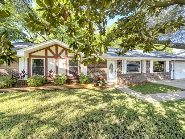 425 Stahlman Avenue, Destin, FL 32541