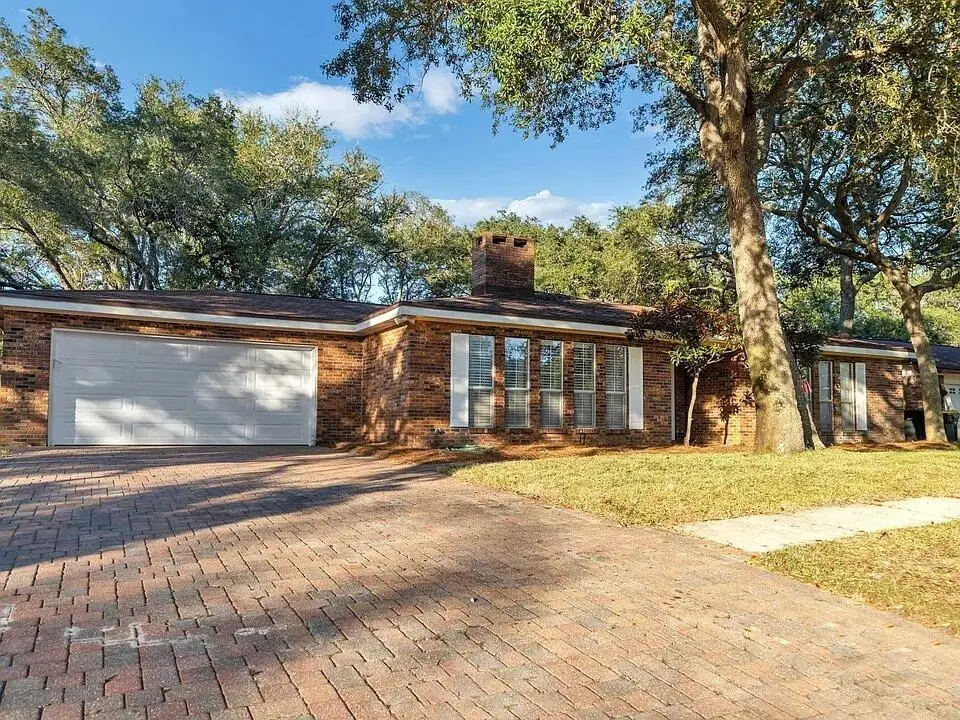 333 Shannon Ct Nw Court, Fort Walton Beach, FL 32548 - Image #1