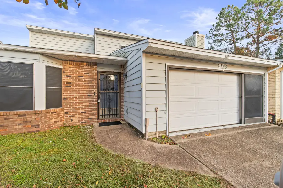 803 Holbrook Circle, Fort Walton Beach, FL 32547 - Image #2