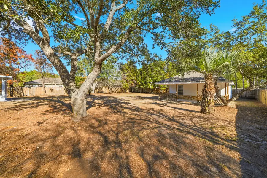 2202 Avenida De Sol, Navarre, FL 32566 - Image #3