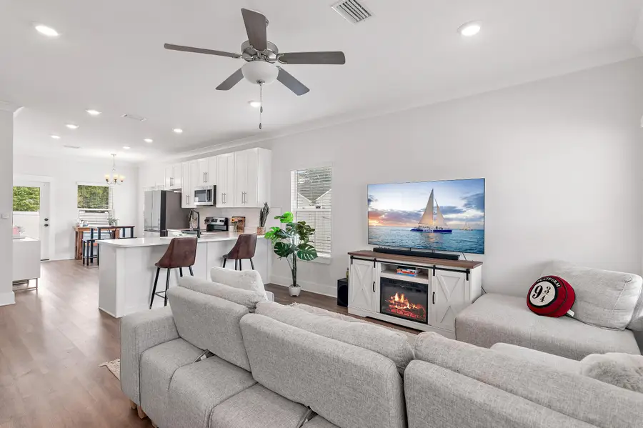 8 Alexander Way, Freeport, FL 32439 - Image #2