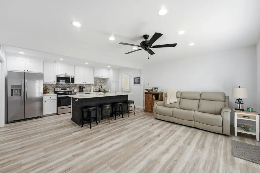 2100 W Beach Drive #APT A102, Panama City, FL 32401 - Image #2